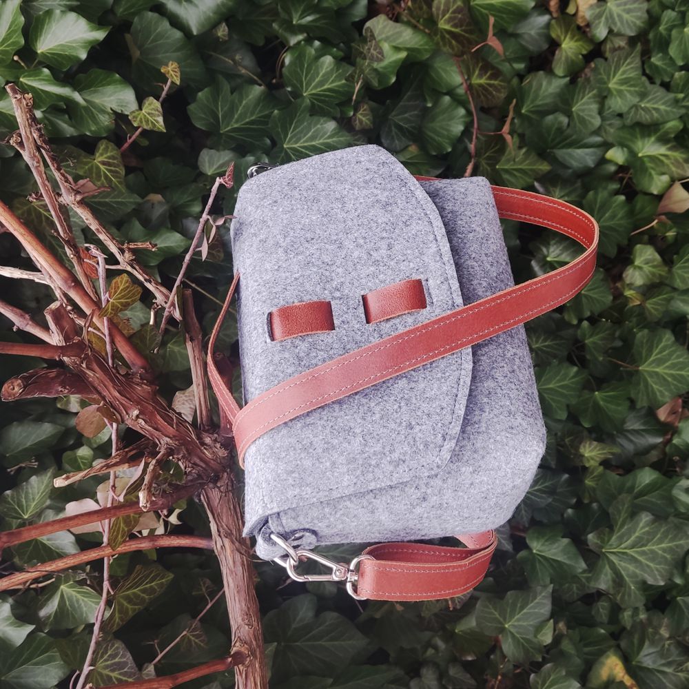 Sac messager en feutre - Cuir cognac - Feutre gris