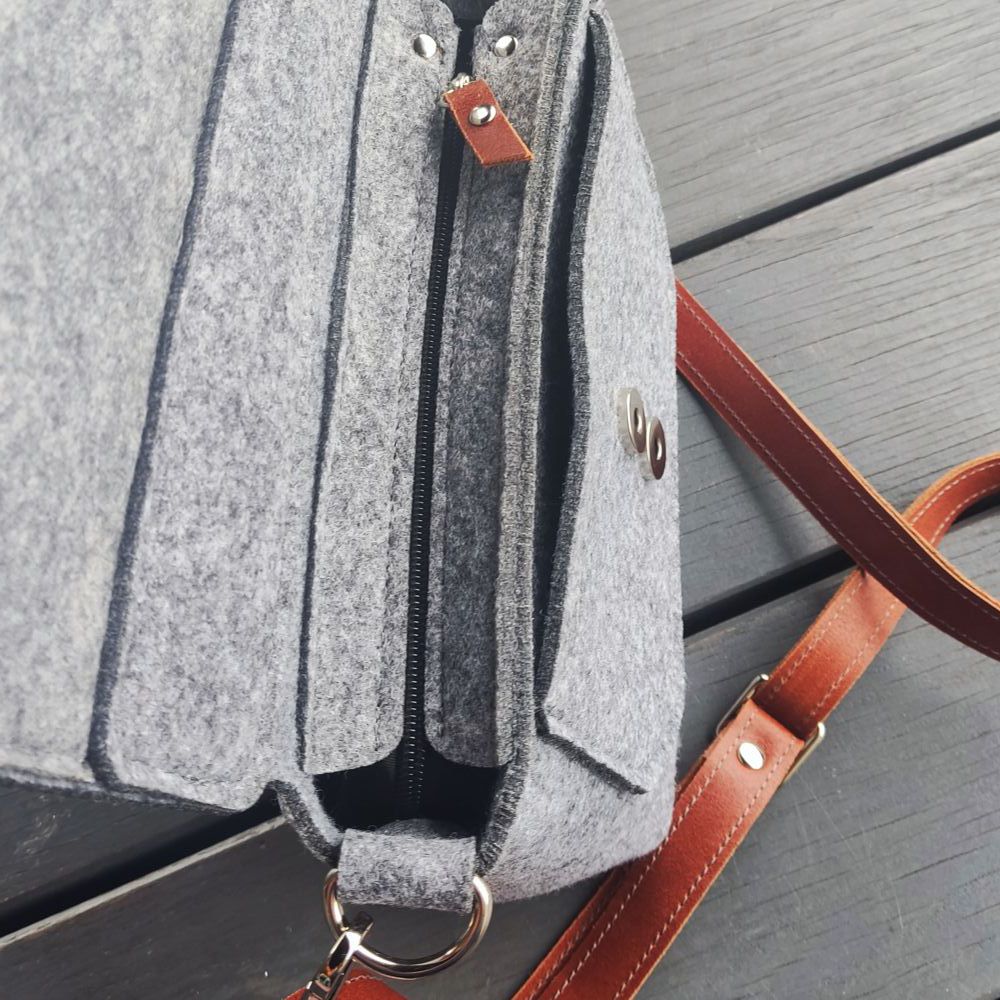 Sac messager en feutre - Cuir cognac - Feutre gris