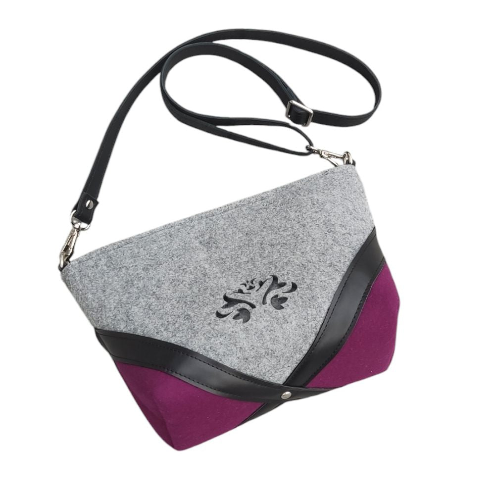 "Luna" - un sac en feutre subtil et élégant