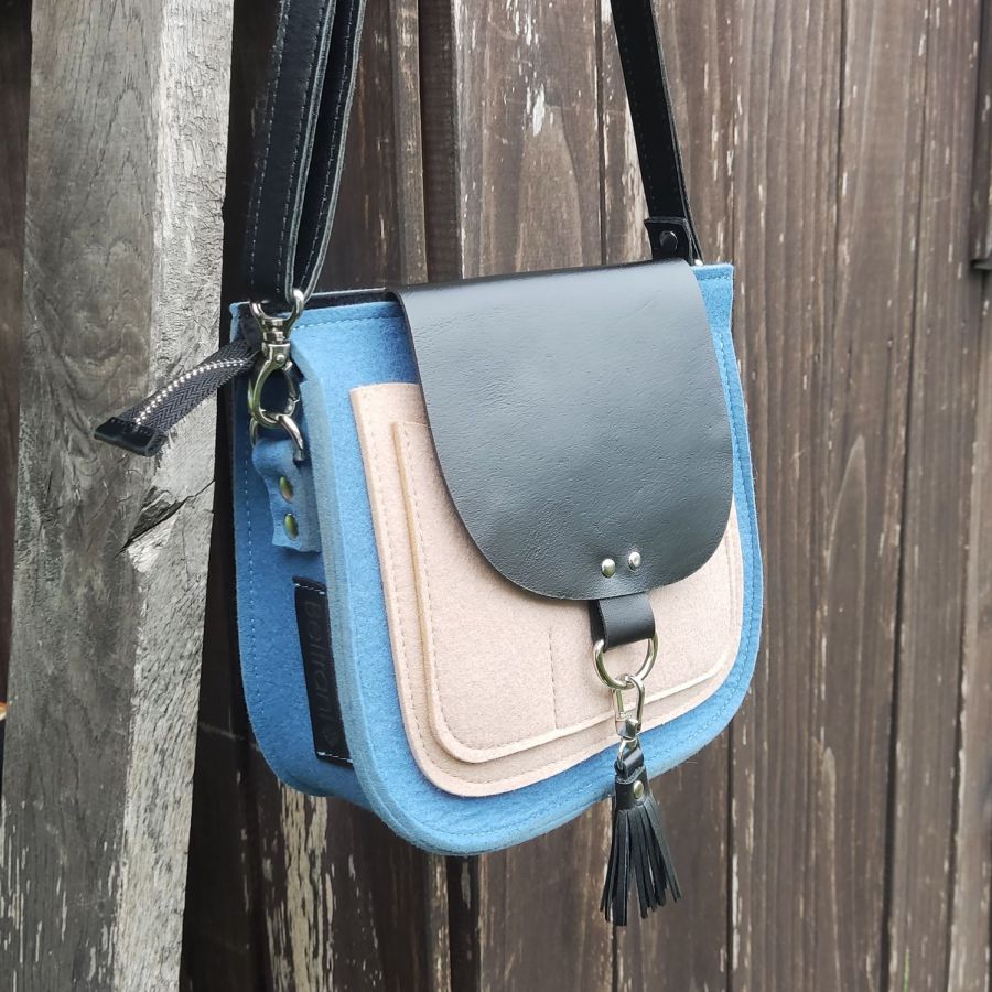 Niebieska Torba Wełniana - Listonoszka - Elegancja w Miniaturze